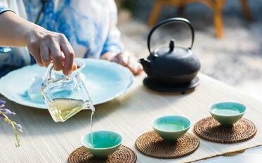 茶香满屋，茶饮功效与搭配技巧