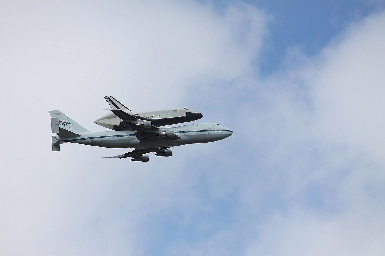 港免税红万宝路：中介公司工商注册代理